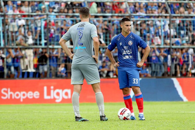 Dampak Negatif Penghentian Liga 1 Sepakbola Indonesia